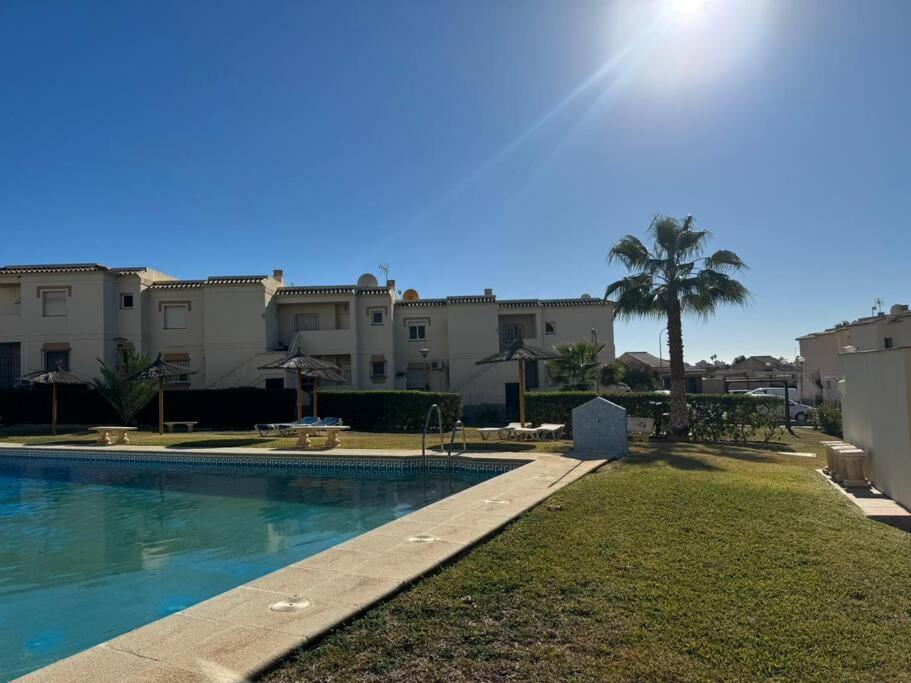 Nuevo Torrox Deluxe Beach & Piscina Exteriör bild